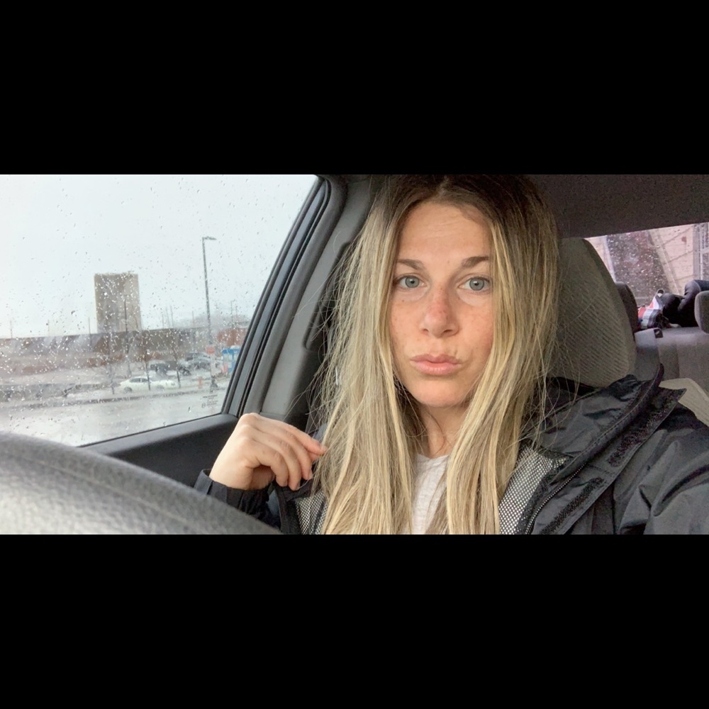 Meet your Posher, Olivia